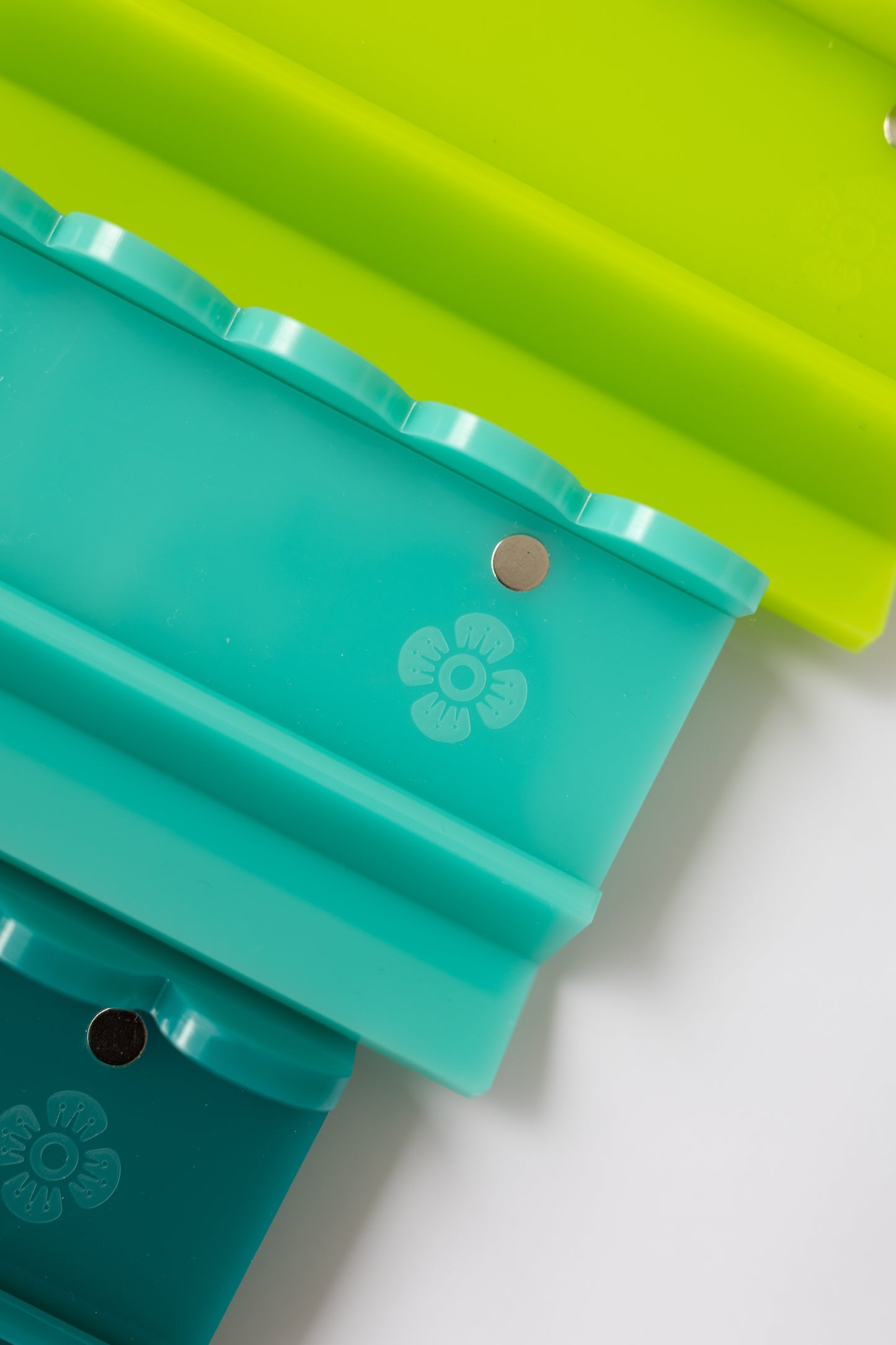 Scalloped Acrylic Mahjong Racks