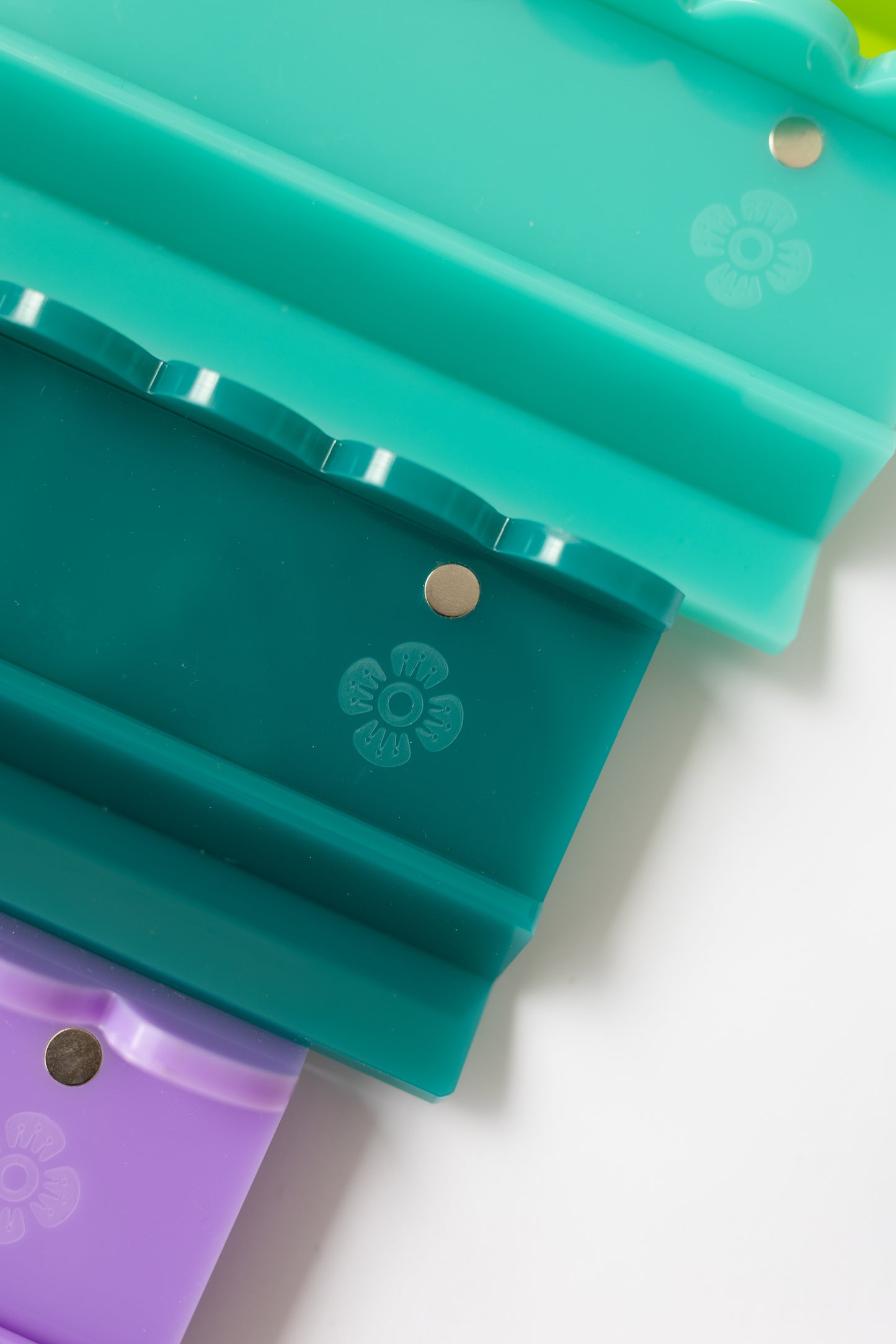 Scalloped Acrylic Mahjong Racks